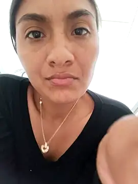 Snapshot of Uvit chatting on December 18, 8:37 pm Uvit online show from December 18, 8:37 pm