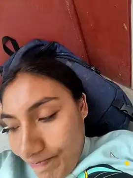 Snapshot of Uvit chatting on December 20, 3:41 pm Uvit online show from December 20, 3:41 pm