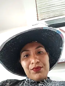 Snapshot of Uvit chatting on January 14, 5:40 pm Uvit online show from January 14, 5:40 pm