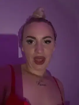 Snapshot of RuxyCatrina chatting on November 9, 4:33 am RuxyCatrina online show from November 9, 4:33 am