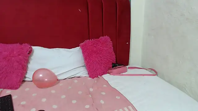 HipsDontLieX95 online show from February 14, 9:55 pm