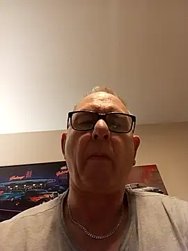 andy-1961 online show from November 18, 11:26 pm