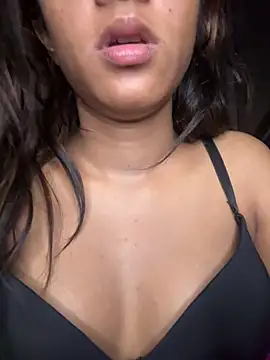 Snapshot of Your___Moonlight chatting on February 11, 9:53 pm Your Moonlight online show from February 11, 9:53 pm