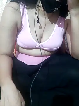 HotGirl23231 online show from December 15, 6:01 pm