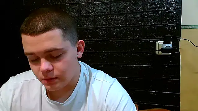 CuteButNaughty  online show from December 1, 9:09 pm