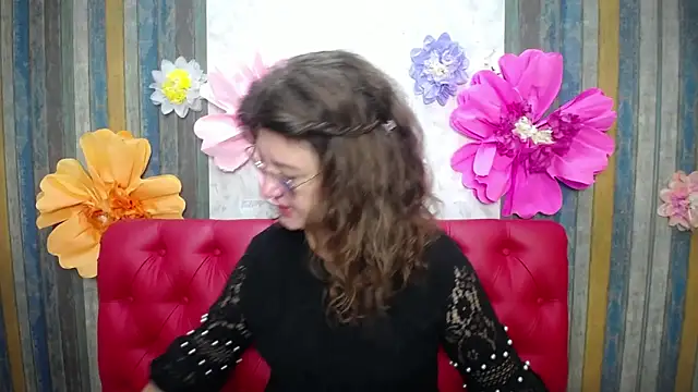 RoseHille online show from November 29, 6:16 am