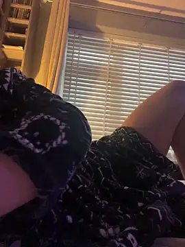 8inchLiam online show from March 6, 7:27 am