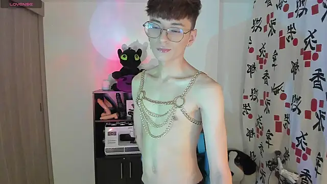 RYO BLEU  online show from April 8, 4:45 am