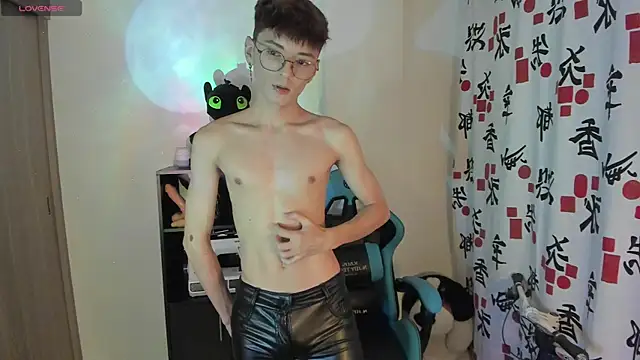 RYO BLEU  online show from April 9, 3:28 am