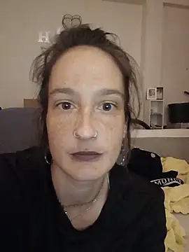 Snapshot of AnonymeCmoi chatting on June 7, 10:02 pm AnonymeCmoi online show from June 7, 10:02 pm