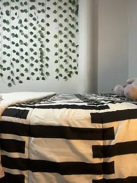 Snapshot of Mazet01 chatting on February 23, 10:29 pm Mazet01 online show from February 23, 10:29 pm