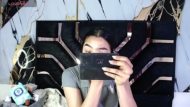 Snapshot of tael_novacs chatting on January 12, 3:45 am tael novacs online show from January 12, 3:45 am