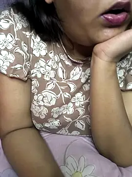 Snapshot of drakezone chatting on February 6, 8:45 pm drakezone online show from February 6, 8:45 pm