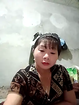 Snapshot of vangkt-cute chatting on January 17, 12:32 pm vangkt-cute online show from January 17, 12:32 pm