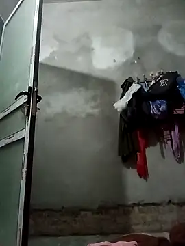 Snapshot of vangkt-cute chatting on February 2, 7:18 am vangkt-cute online show from February 2, 7:18 am