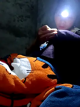 Snapshot of vangkt-cute chatting on February 3, 3:26 am vangkt-cute online show from February 3, 3:26 am