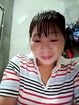 Snapshot of vangkt-cute chatting on February 4, 12:33 pm vangkt-cute online show from February 4, 12:33 pm