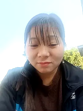 Snapshot of vangkt-cute chatting on February 21, 8:15 am vangkt-cute online show from February 21, 8:15 am