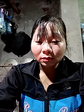 Snapshot of vangkt-cute chatting on February 22, 10:58 am vangkt-cute online show from February 22, 10:58 am