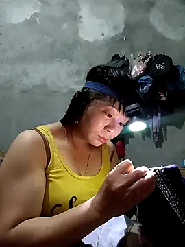 Snapshot of vangkt-cute chatting on March 2, 7:43 pm vangkt-cute online show from March 2, 7:43 pm