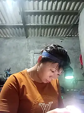 Snapshot of vangkt-cute chatting on March 8, 2:59 am vangkt-cute online show from March 8, 2:59 am