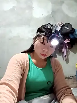 Snapshot of vangkt-cute chatting on March 17, 7:50 pm vangkt-cute online show from March 17, 7:50 pm