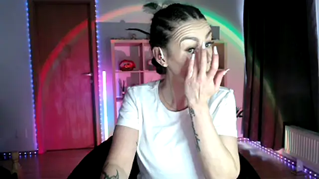 MissyDior8 online show from December 3, 7:16 am