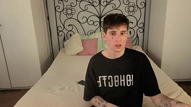 Danny loves Mary online show from March 11, 11:27 am