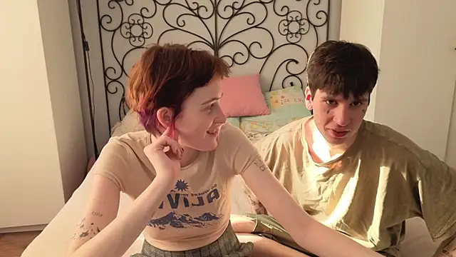 Danny loves Mary online show from April 8, 1:49 am