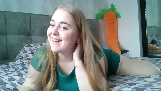 Snapshot of Kate_Moan chatting on February 13, 7:48 am Kate Moan online show from February 13, 7:48 am