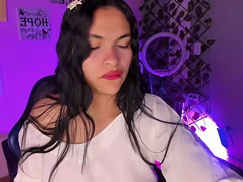 Alisson Evans   online show from November 24, 11:32 am