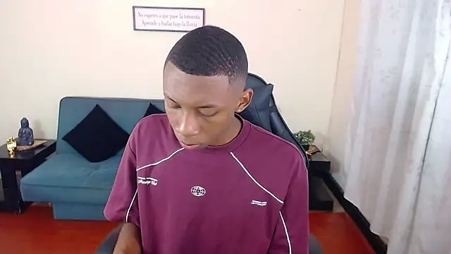 Miilo18 online show from December 2, 9:21 pm