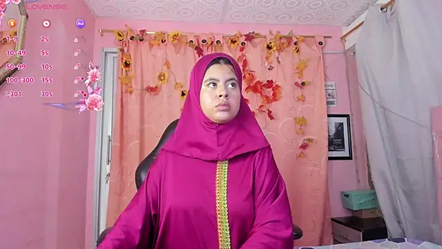 Snapshot of NaylaAbadi chatting on February 7, 12:31 pm NaylaAbadi online show from February 7, 12:31 pm