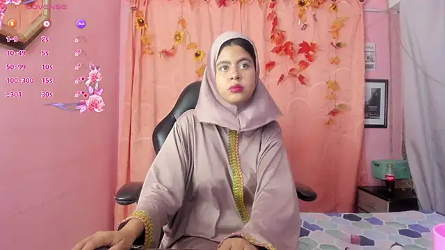 Snapshot of NaylaAbadi chatting on February 10, 12:20 pm NaylaAbadi online show from February 10, 12:20 pm