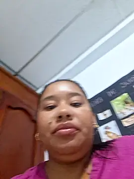 Snapshot of Sarahy- chatting on February 23, 1:58 am Sarahy- online show from February 23, 1:58 am