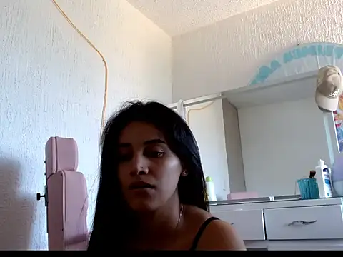 Snapshot of Fox_Alexandra chatting on January 18, 7:06 pm Fox Alexandra online show from January 18, 7:06 pm