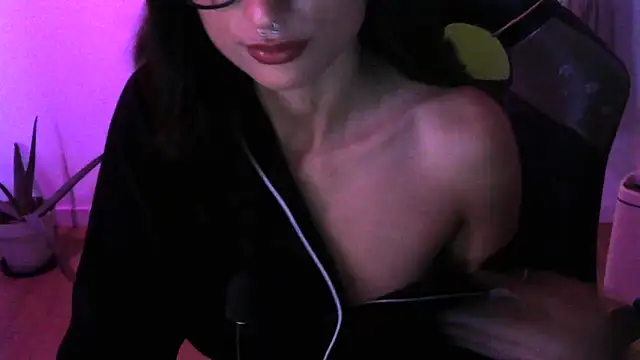 LucyGrayX online show from November 10, 7:02 pm