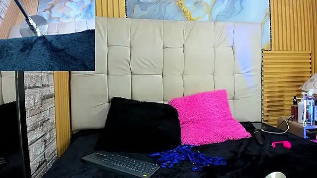 meliangels303av online show from March 19, 2:26 am