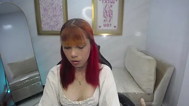 Snapshot of Sweet_Kitty_v chatting on November 15, 1:40 pm Sweet Kitty v online show from November 15, 1:40 pm