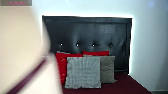 perla stone 20 online show from January 5, 6:44 pm