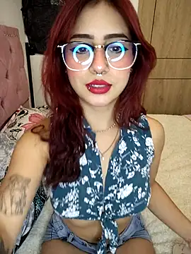 Sarah Lark- online show from November 12, 1:06 am