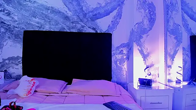 lilithDraven  online show from March 3, 4:18 am