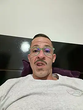 Snapshot of Lucasjandre chatting on June 30, 8:32 pm Lucasjandre online show from June 30, 8:32 pm