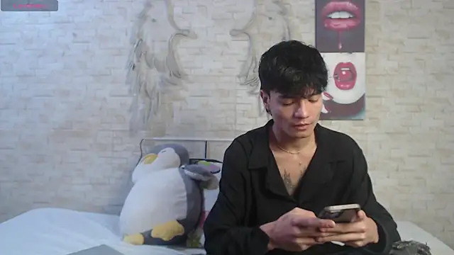 axel milo kairo and noa online show from January 16, 5:28 pm