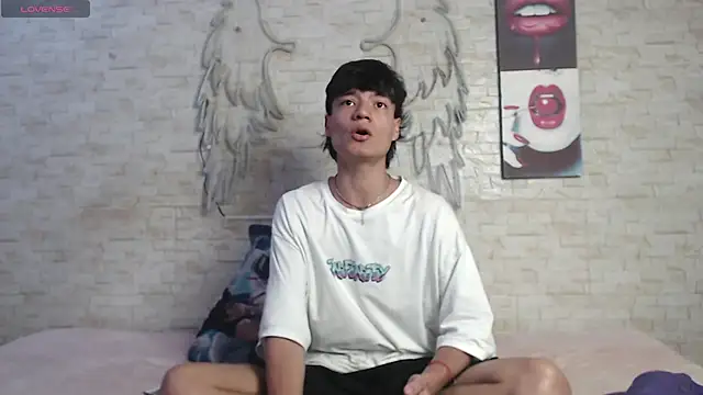 axel milo kairo and noa online show from March 7, 9:01 pm