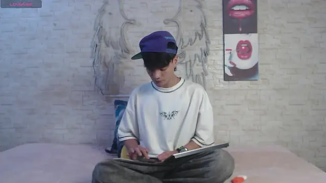 axel milo kairo and noa online show from March 10, 4:56 pm