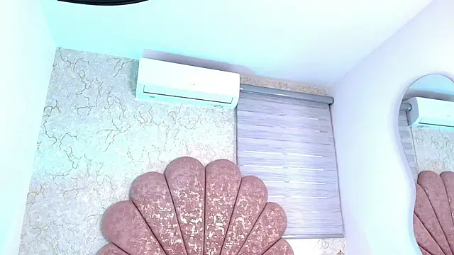 mia fontana  online show from November 21, 11:53 am