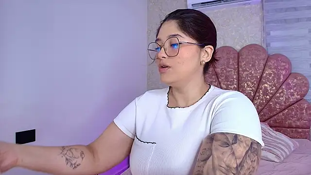 mia fontana  online show from January 10, 11:56 am