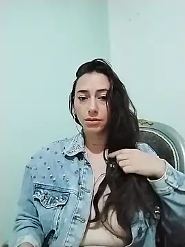 Snapshot of Samantha_curvy1 chatting on December 20, 6:04 pm Samantha curvy1 online show from December 20, 6:04 pm