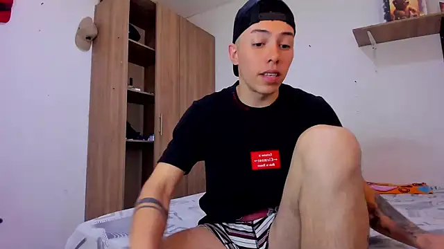 logan crave online show from November 13, 3:49 am